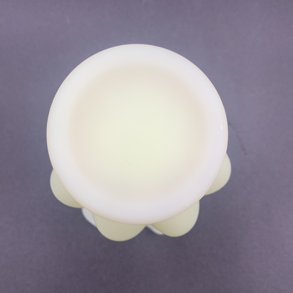 Vintage Fenton Custard Glass Vase Ruffled Uranium - Picture 5 of 7